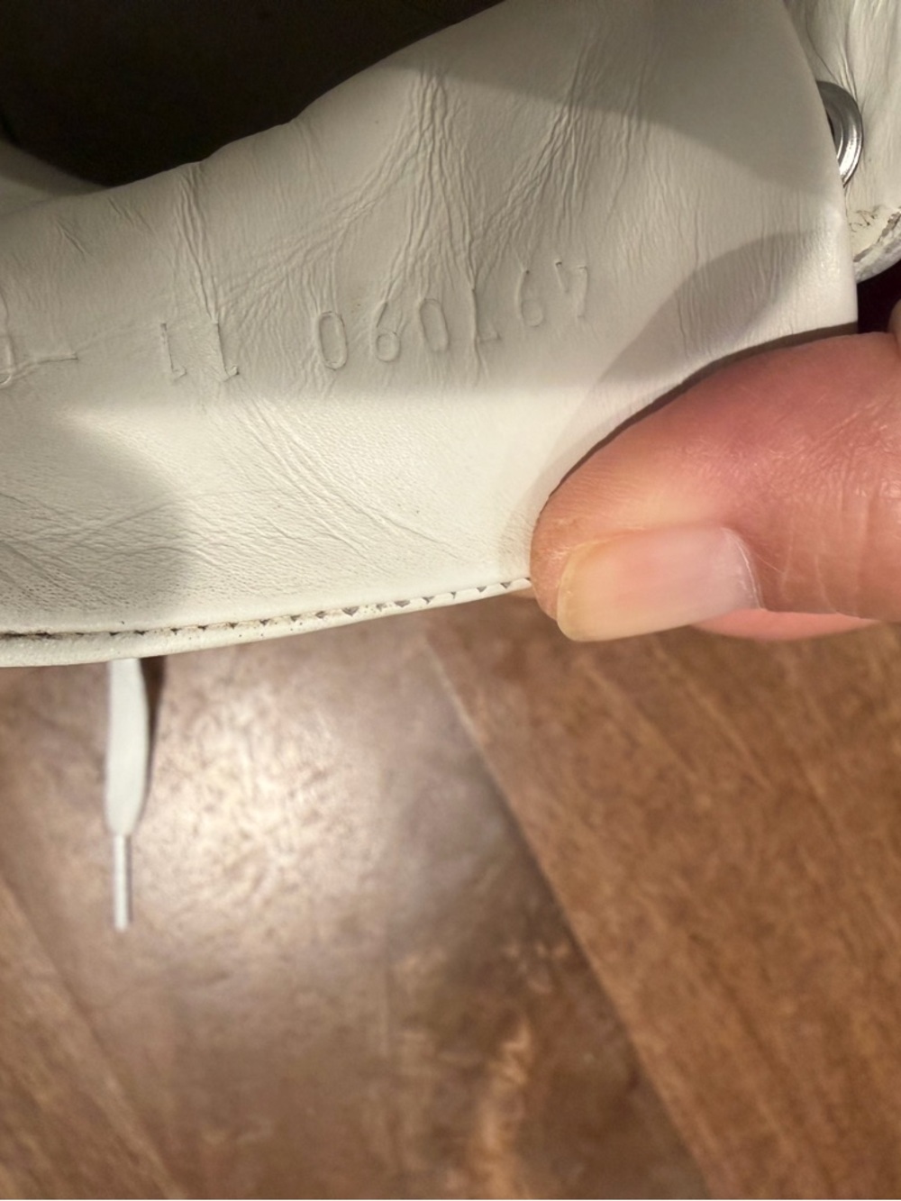 Gucci White Leather Low-Top Sneakers with Gold 'LOVED' Patch and Red & Navy Web - Picture 8 of 11